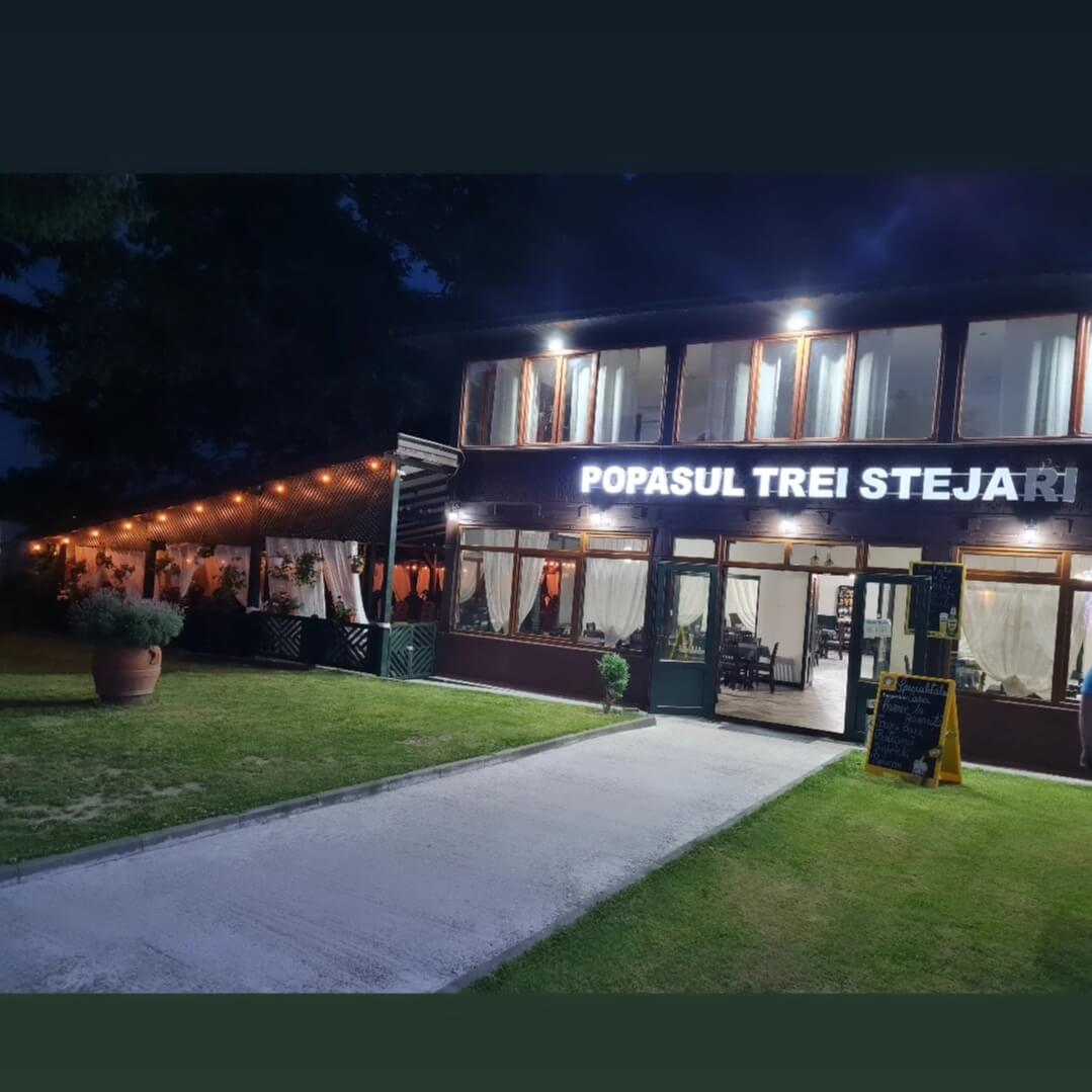 Popasul TREI STEJARI (Restaurant Casa Horezeana)